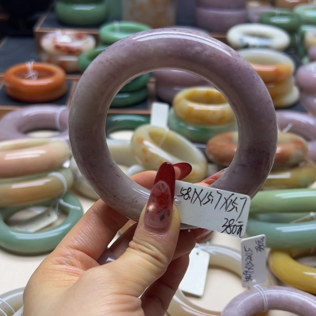 蓝***色石英岩玉未镶嵌手镯