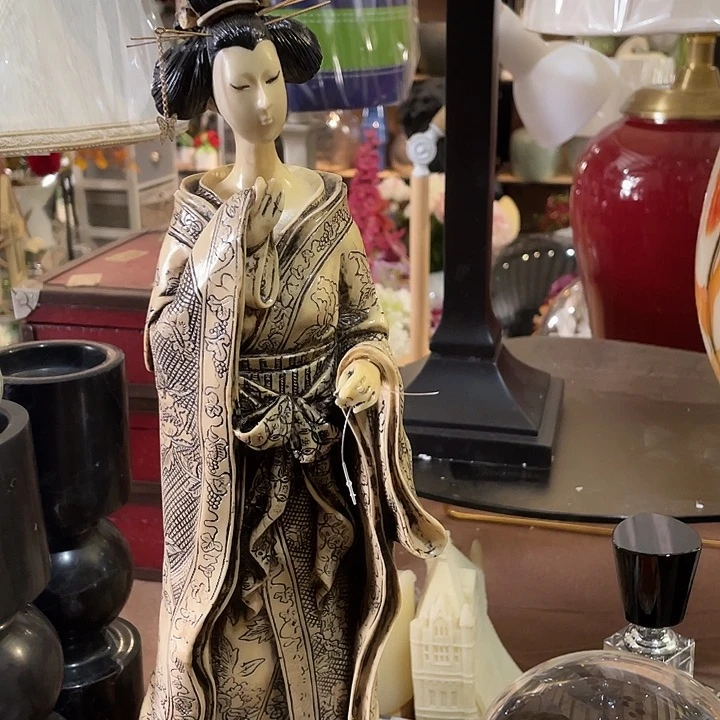 陶瓷花瓶，部分微瑕