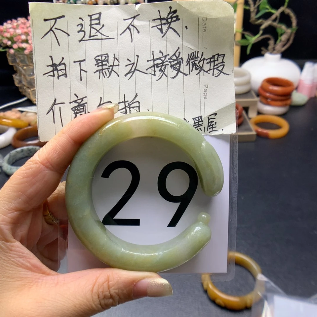 石英质玉手镯未镶嵌车****^