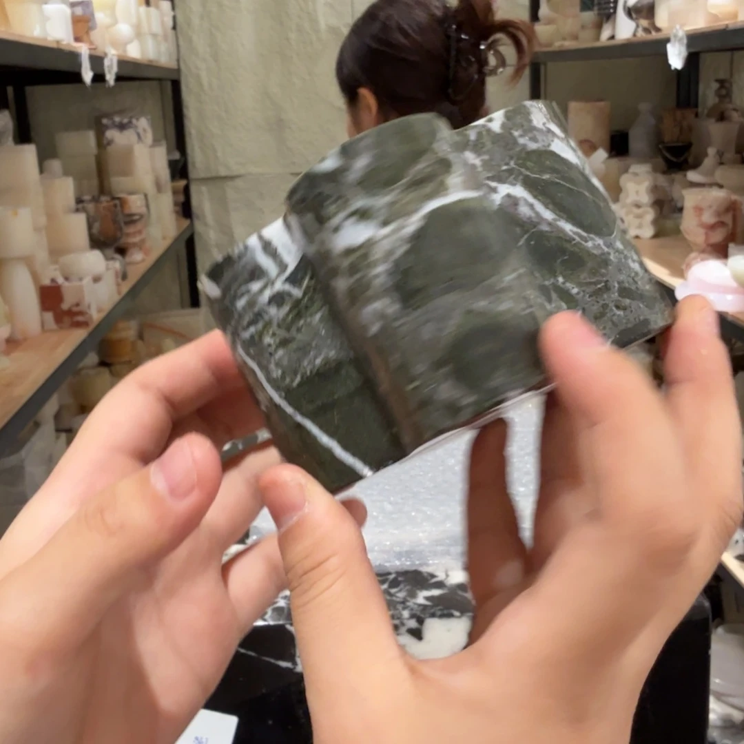 大理石R81。  两个亿。