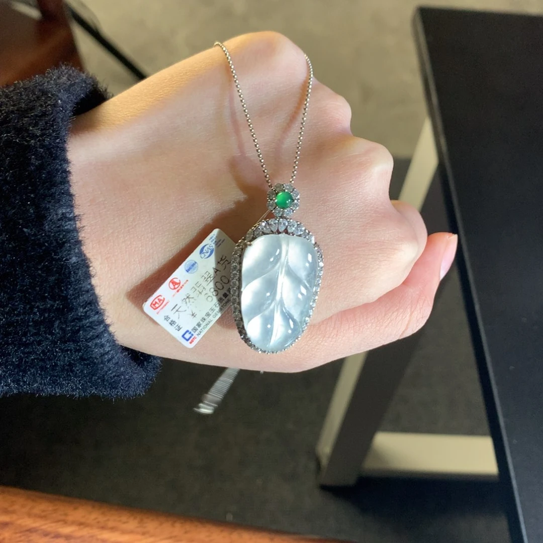 翡翠耳饰银S925镶嵌天然翡翠