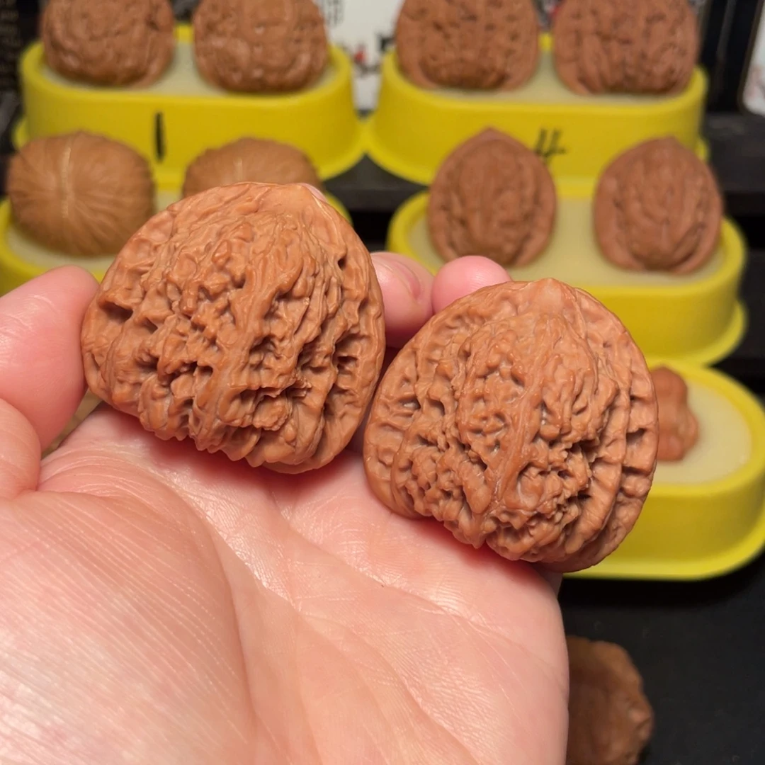 纯***臊把件文玩核桃42尺南江石核桃