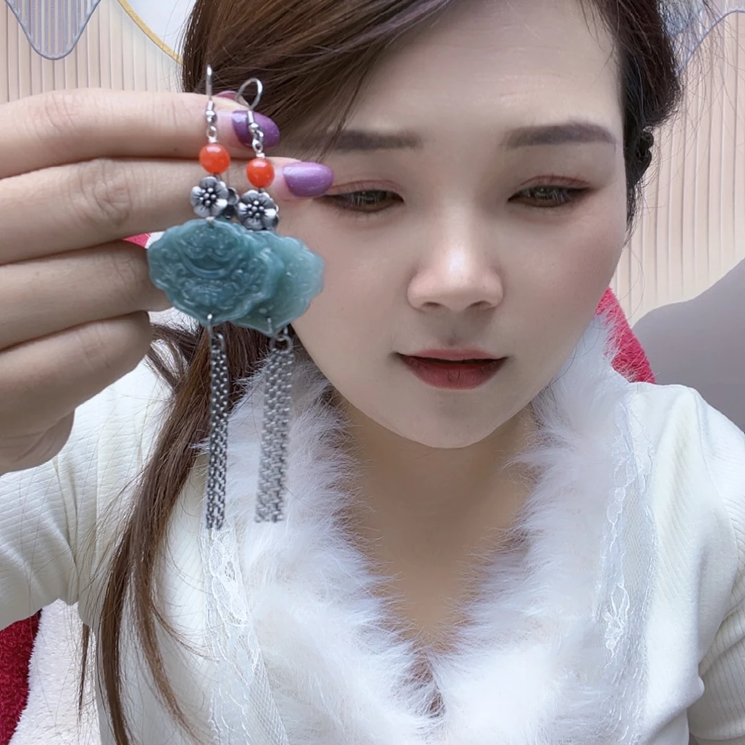 翡翠未镶嵌颈饰耳坠