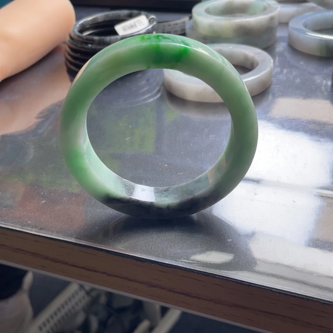 定制翡翠未镶嵌翡翠手镯