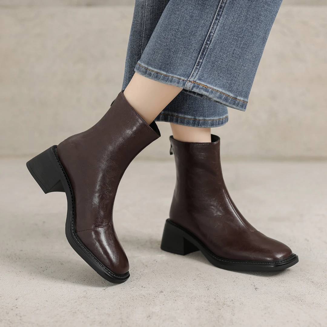 粗跟短靴女秋冬季方头复古通勤后拉链机车靴大码高跟马丁靴41到43