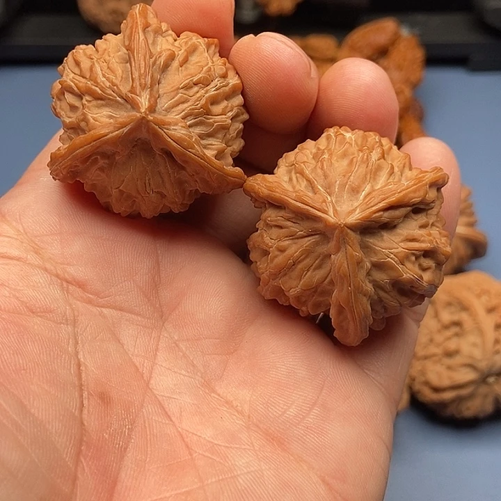 把件文玩核桃球奔