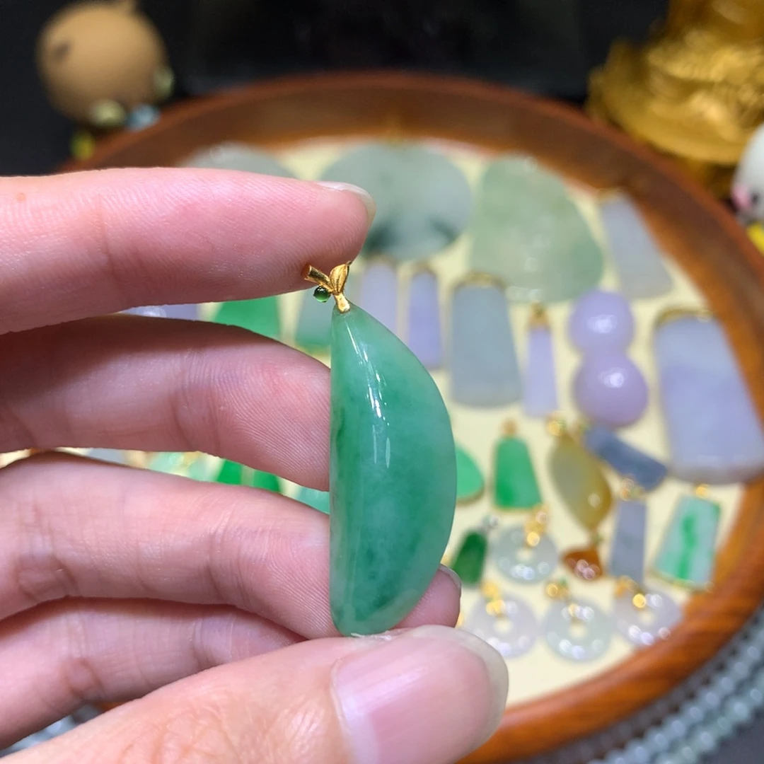 吊坠(不含链)18K金镶嵌翡翠