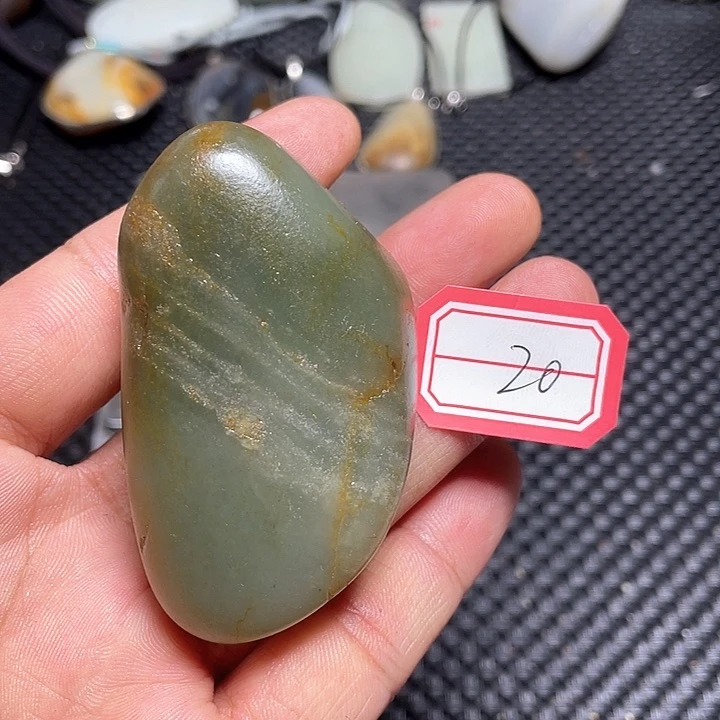 未镶嵌和田玉挂件20