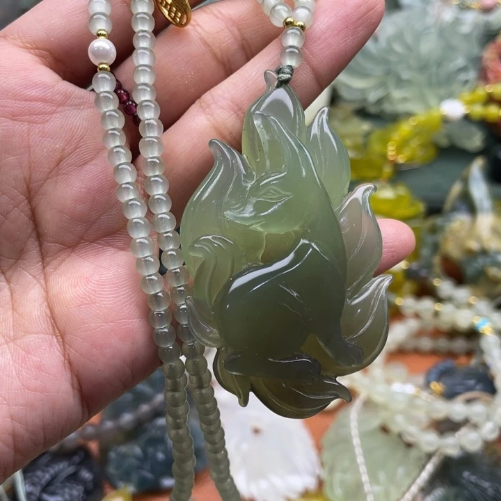 未镶嵌蛇纹石玉吊坠