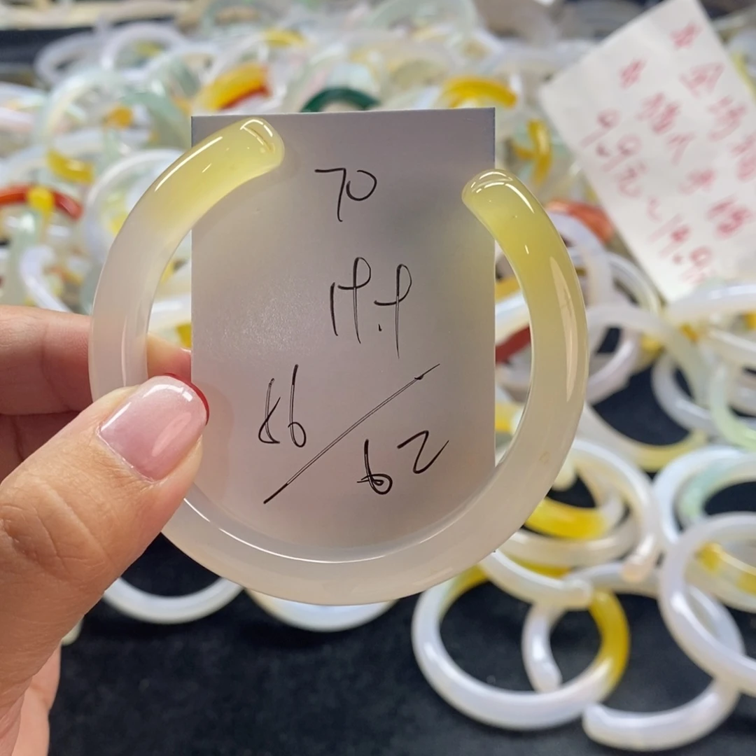 手镯玛瑙/玉髓未镶嵌70