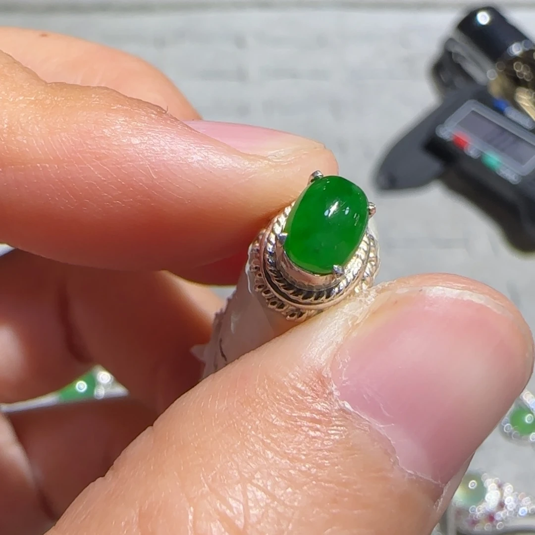 翡翠未镶嵌戒指翡翠