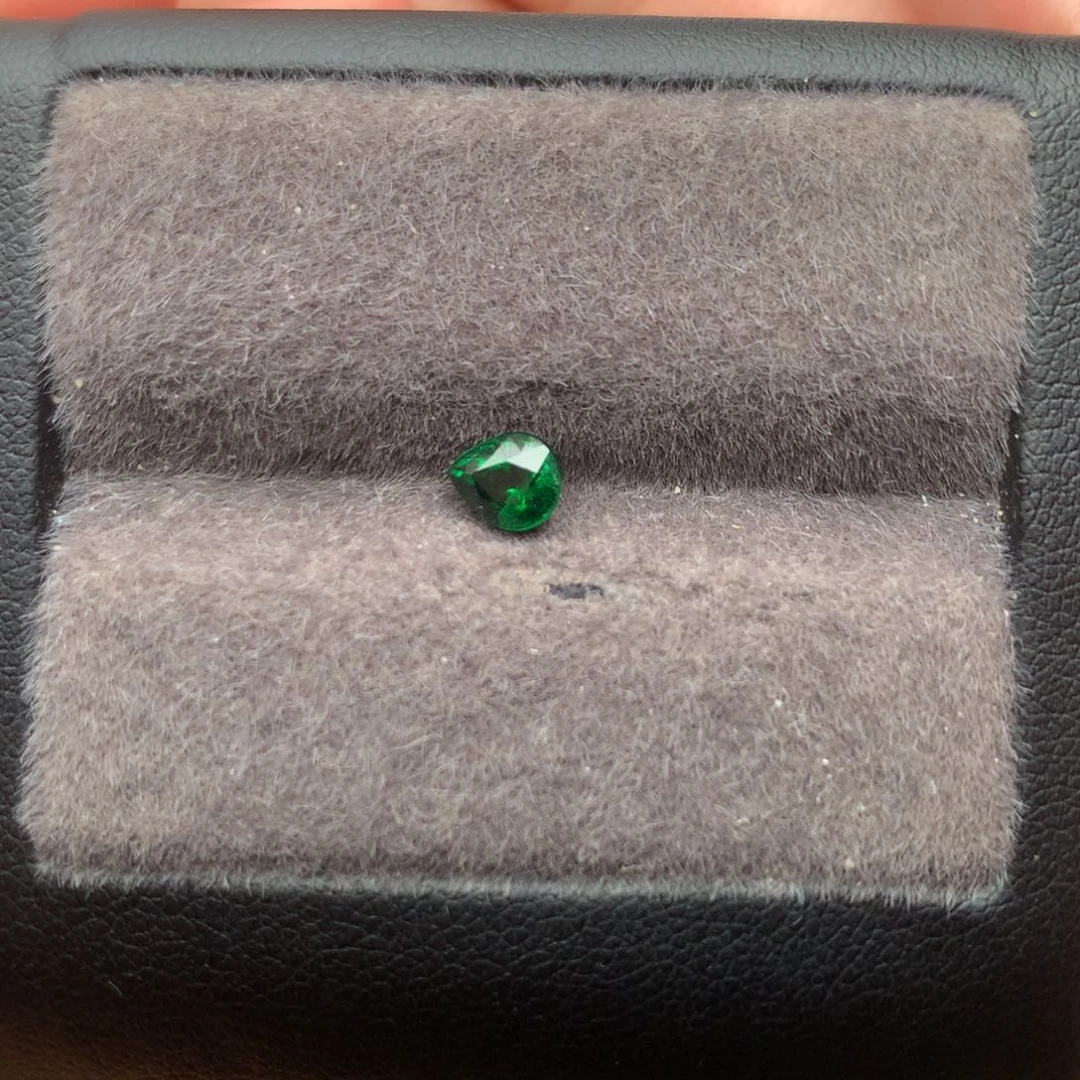 未镶嵌裸石石榴石（沙弗莱）0.615ct
