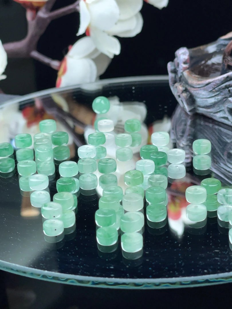 天然A货非洲翠耳饰天然A货高冰飘花