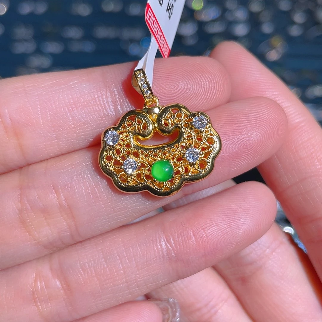 吊坠(不含链)未镶嵌翡翠