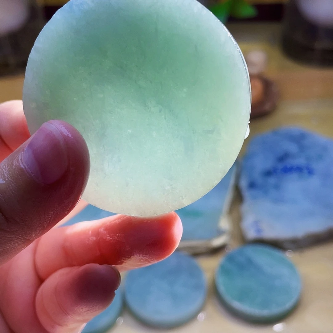 翡翠未镶嵌颈饰毛料5