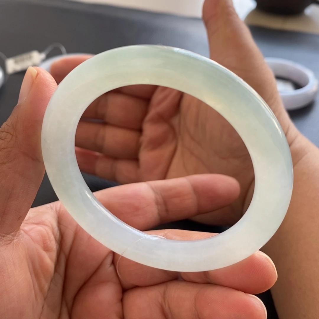 翡翠未镶嵌手镯（圆镯）天然翡翠手镯