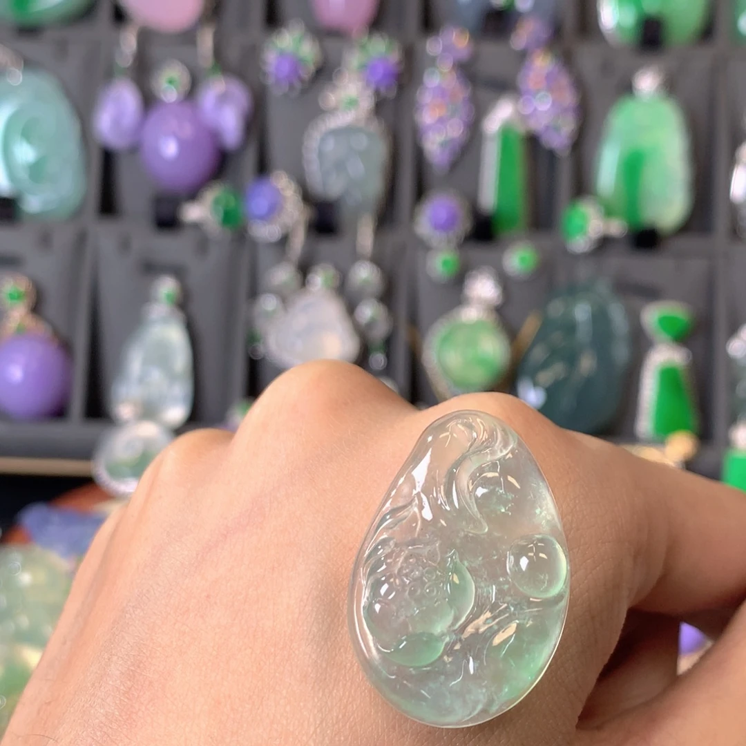 翡翠未镶嵌吊坠(不含链)