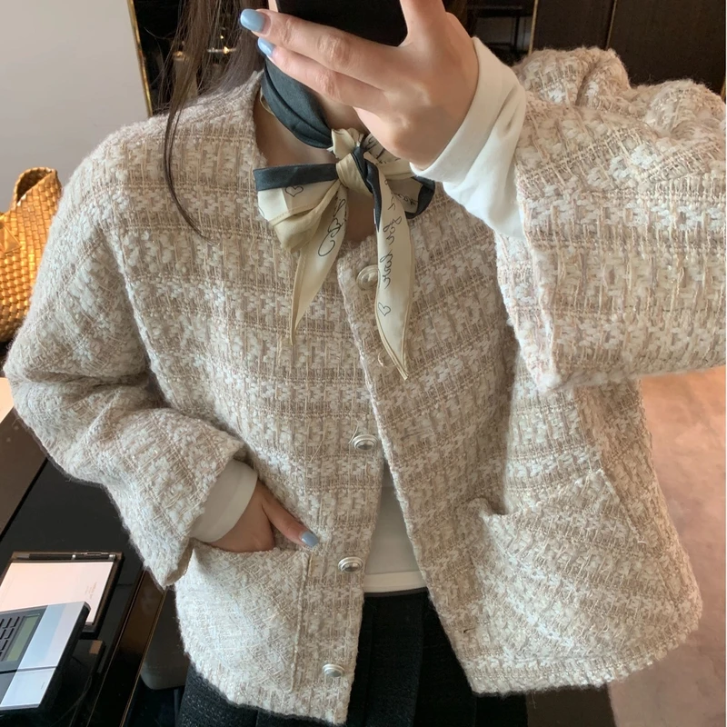 Yuki wang松珀白金 春款千金条纹肌理感羊毛香风外套