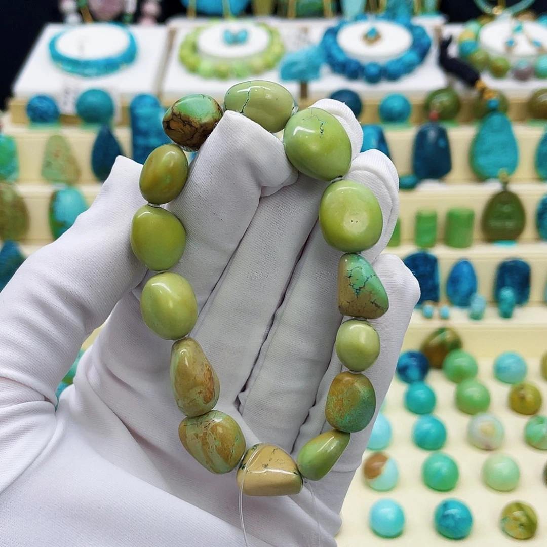 绿松石未镶嵌颈饰