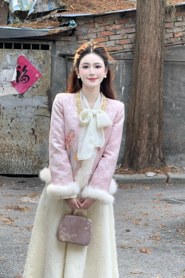 LiLi李李家【锦鲤抄】新中式清冷风刺绣羽绒服外套XMZH10877