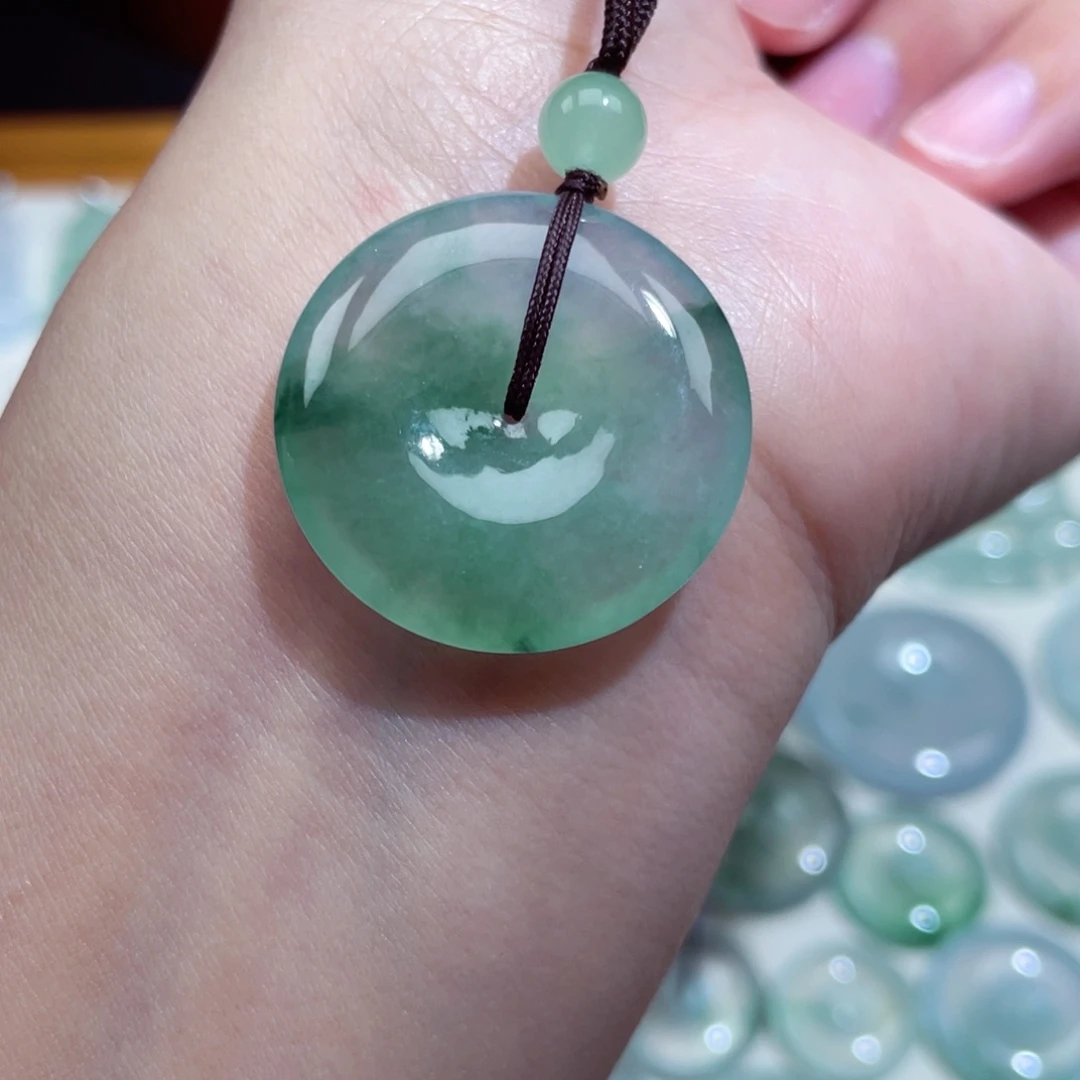 翡翠未镶嵌颈饰扣子