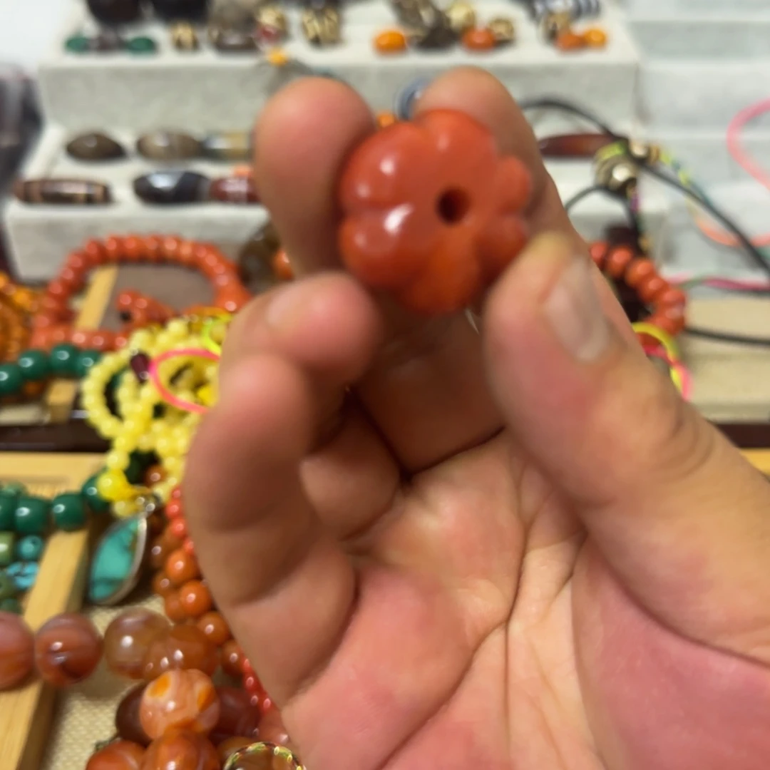 南红玛瑙未镶嵌挂件