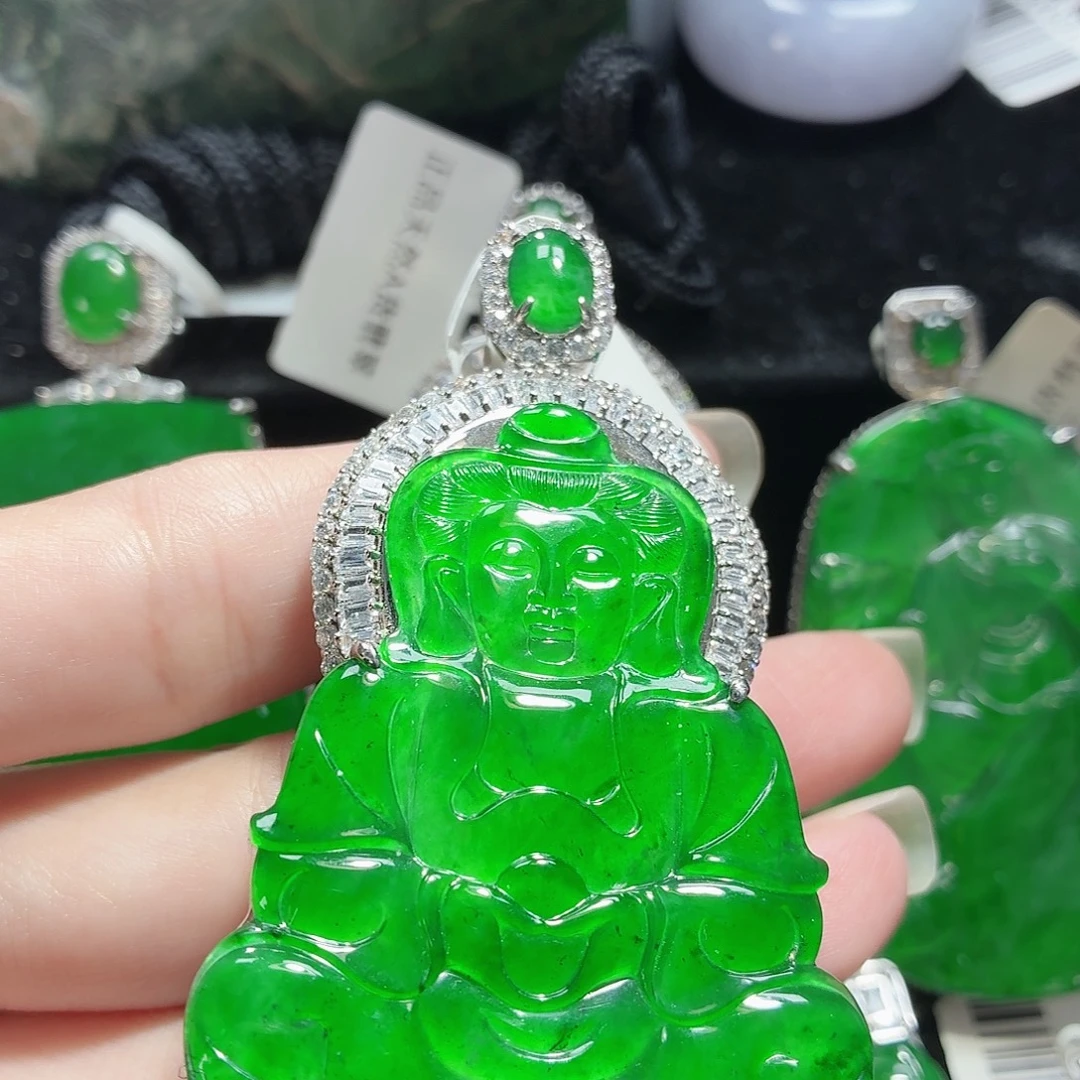 翡翠未镶嵌颈饰11