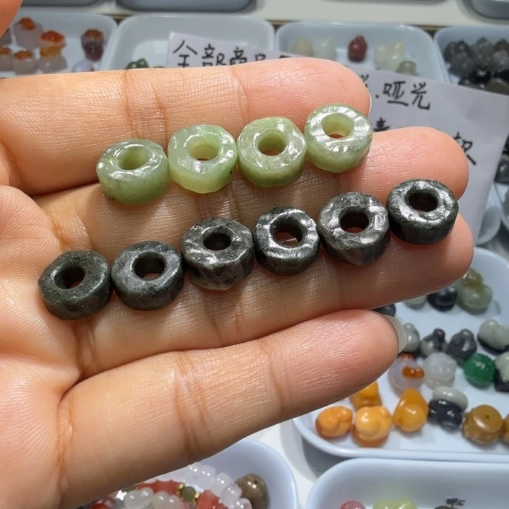 胡***晓和田玉未镶嵌珠宝半成品