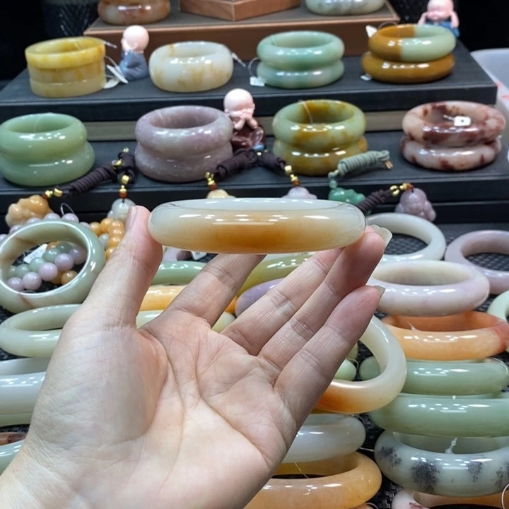 未镶嵌手镯石英岩玉不**光