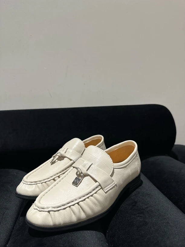 复古乐福鞋女流苏设计百搭英伦风小皮鞋真皮平底单鞋白色牛皮经典