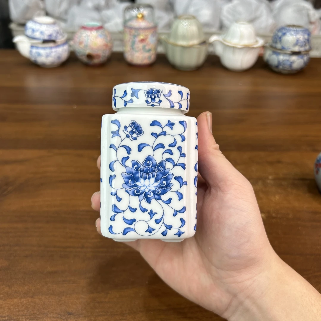 C775-缠枝莲四方茶叶罐