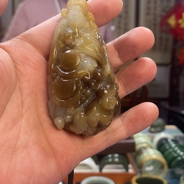 和田玉未镶嵌把件