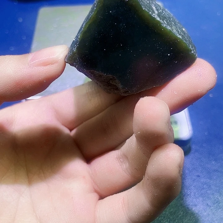 未镶嵌和田玉（糖玉）珠宝半成品