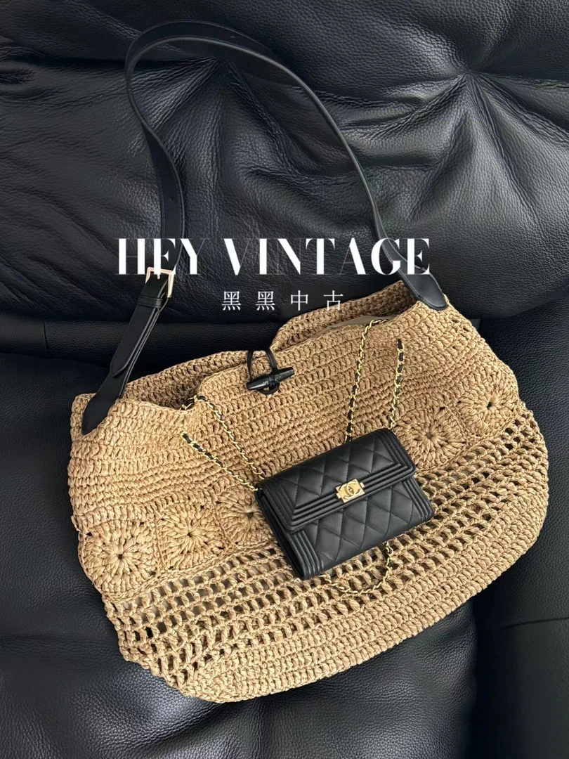 95新 Chanel/香奈儿 黑金三折卡包 24开10cm 13970826