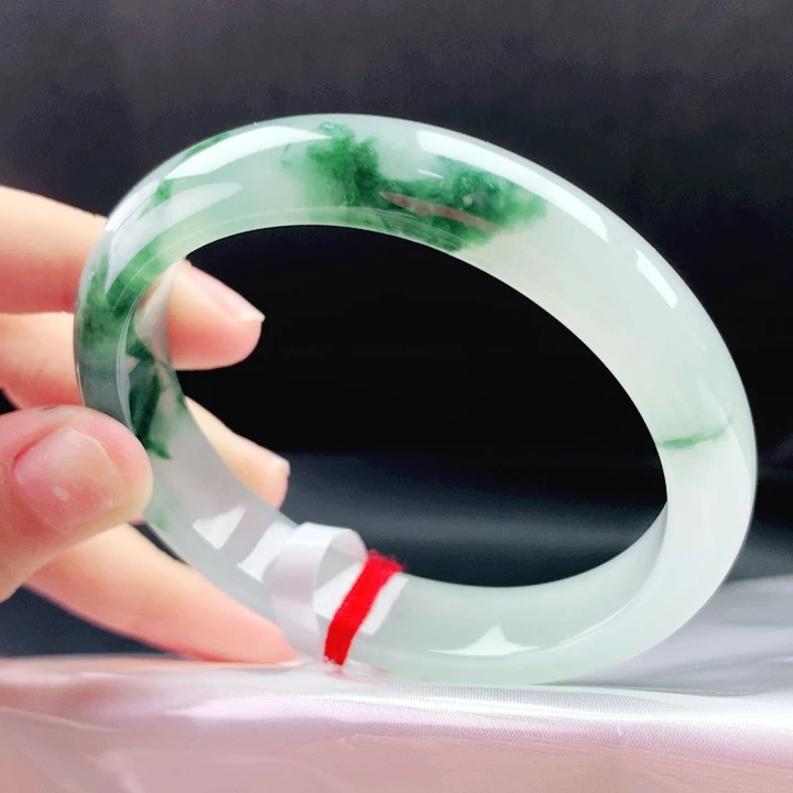 翡翠未镶嵌手镯54贵妃