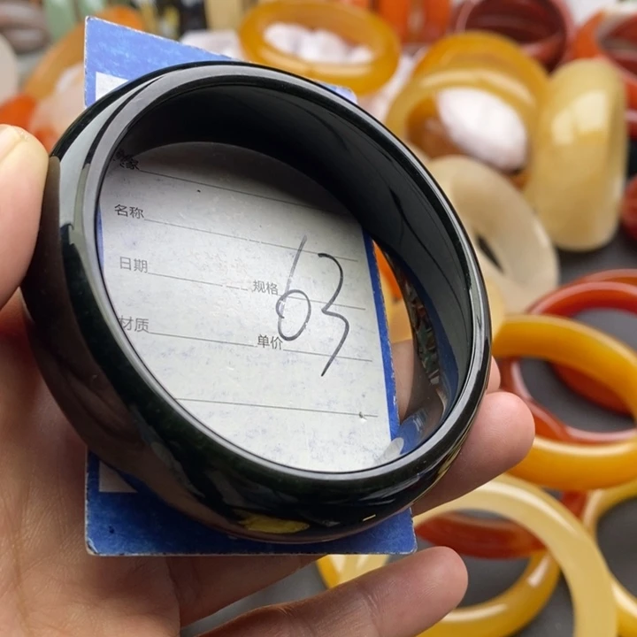 未镶嵌手镯石英质玉