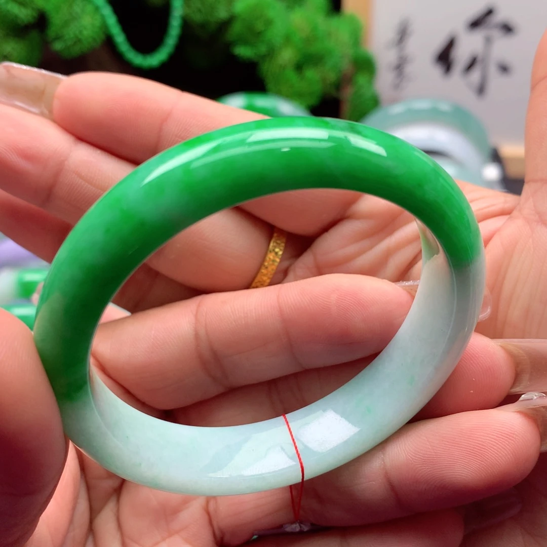 未镶嵌手镯翡翠缅甸