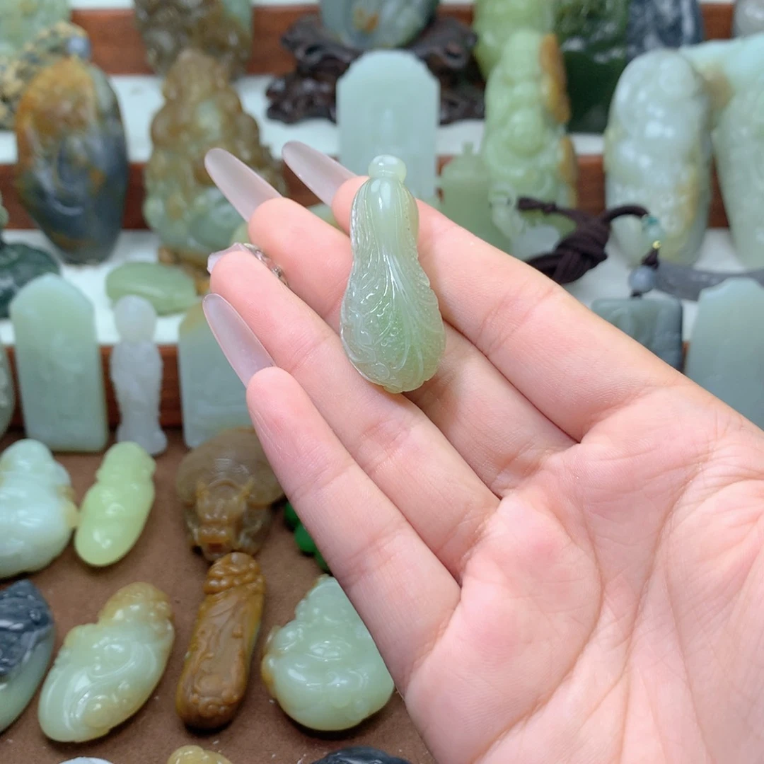 和田玉未镶嵌吊坠(不含链)