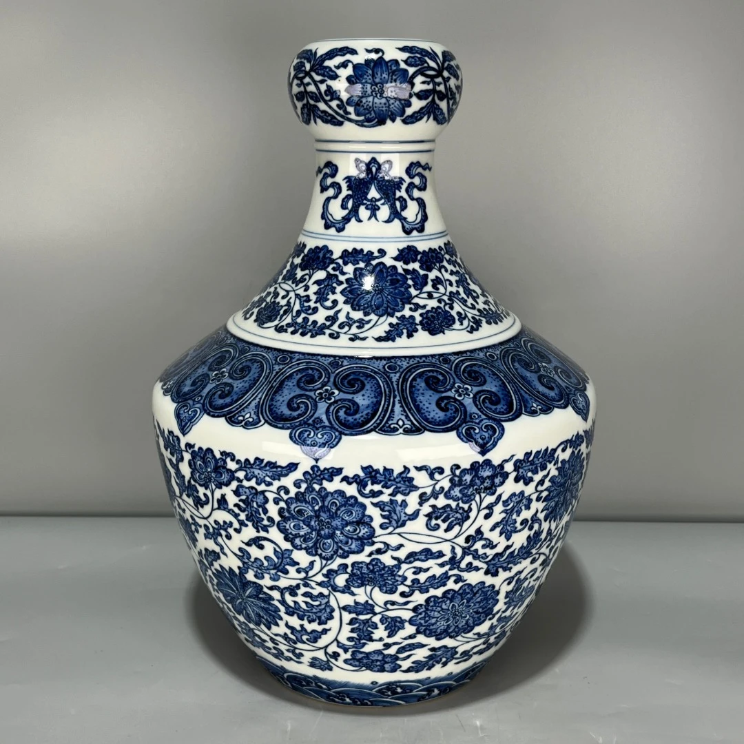 当代仿制 仿古大清乾隆年制青花缠枝莲蒜头瓶