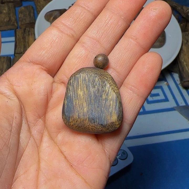 木阿****九手工艺雕塑根木方板材3克