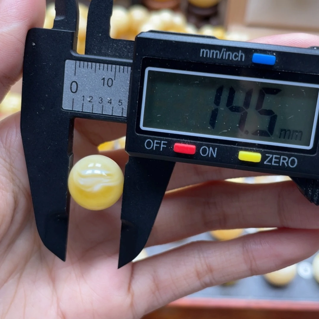 心***神未镶嵌琥珀珠宝奇石