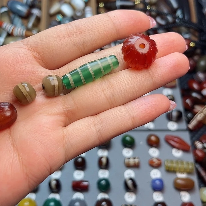 玛瑙/玉髓未镶嵌珠宝半成品石*