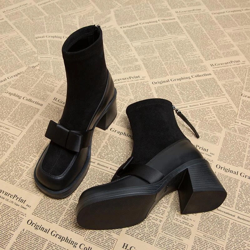 洋气小短靴女新款秋冬加绒靴子超火高跟瘦瘦甜酷英伦风马丁靴