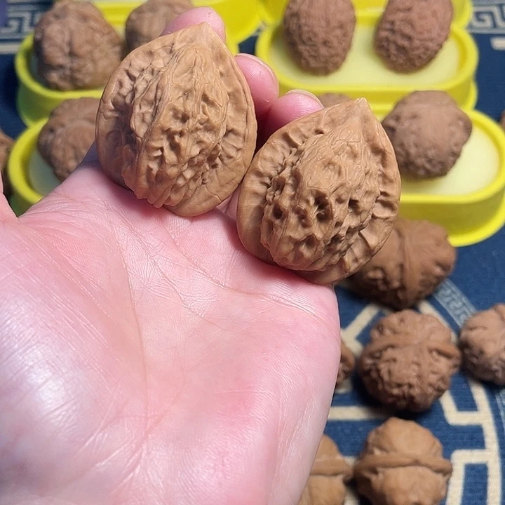 文玩核桃吊坠大红袍37