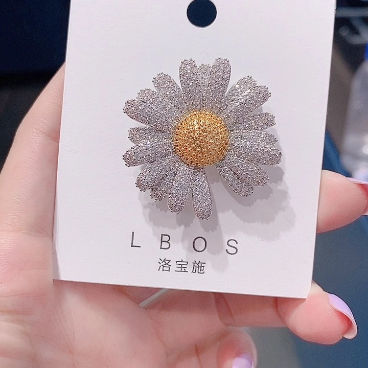 锆石铜合金小雏菊胸针