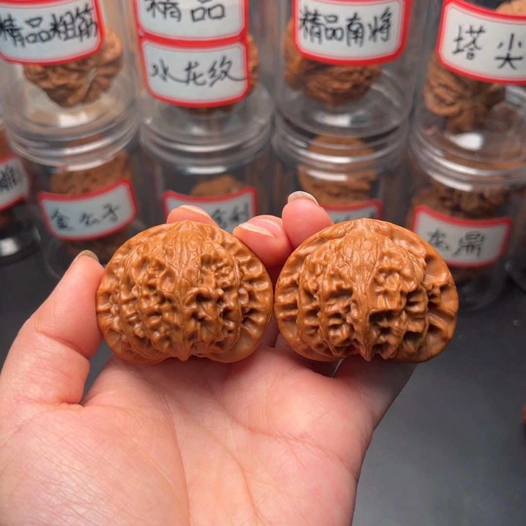 把件文玩核桃45老树宫灯