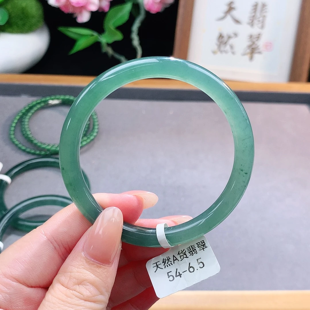 未镶嵌手镯（圆镯）翡翠