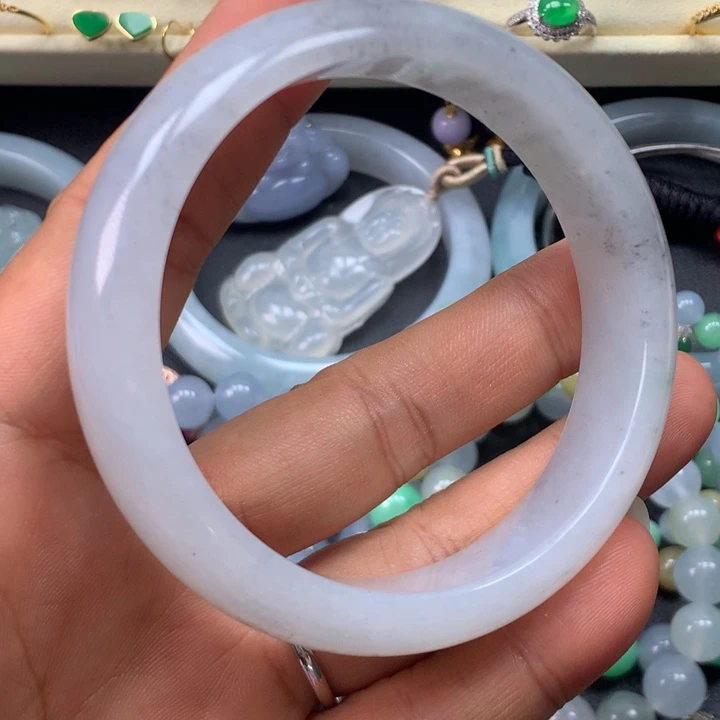 翡翠未镶嵌手镯手镯