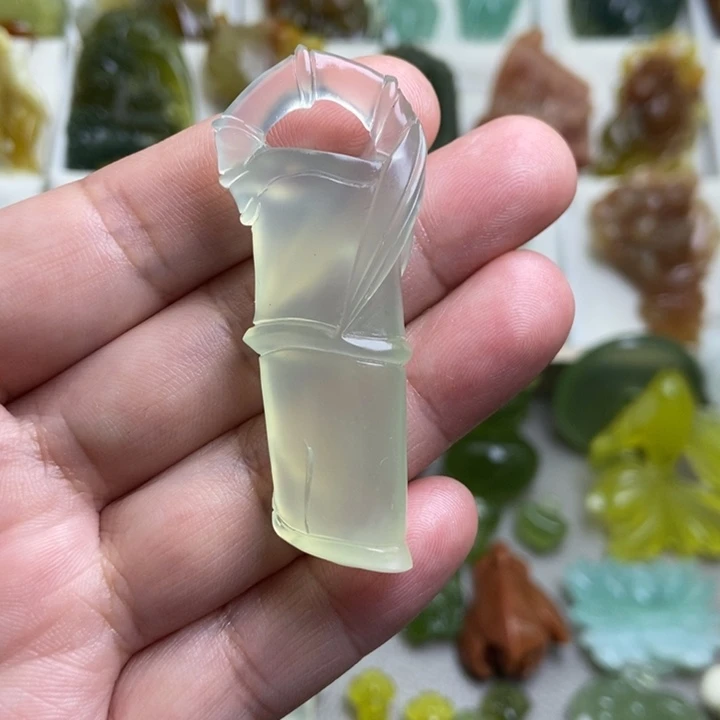 未镶嵌蛇纹石玉挂件