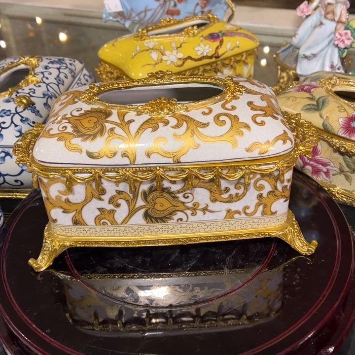 陶瓷铜配瓷纸巾盒家居装饰实用美观